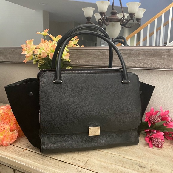SOLD Auth Celine Trapeze Zipped Handbag - Picture 2 of 13